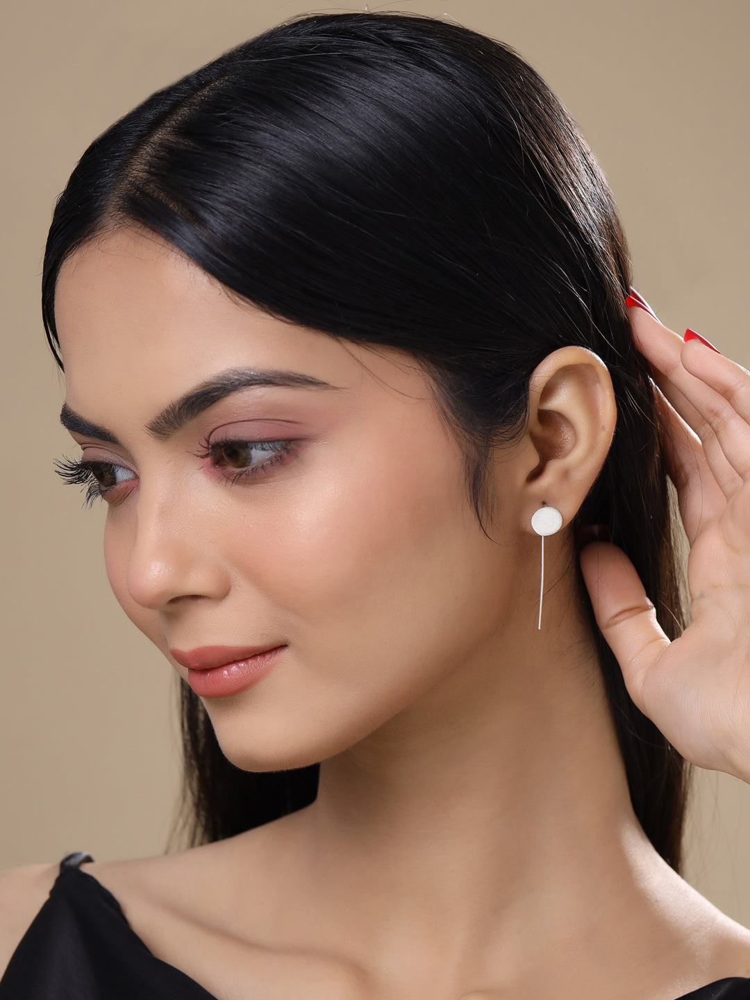 Elegant Simplicity: Silver Round Stud Earrings