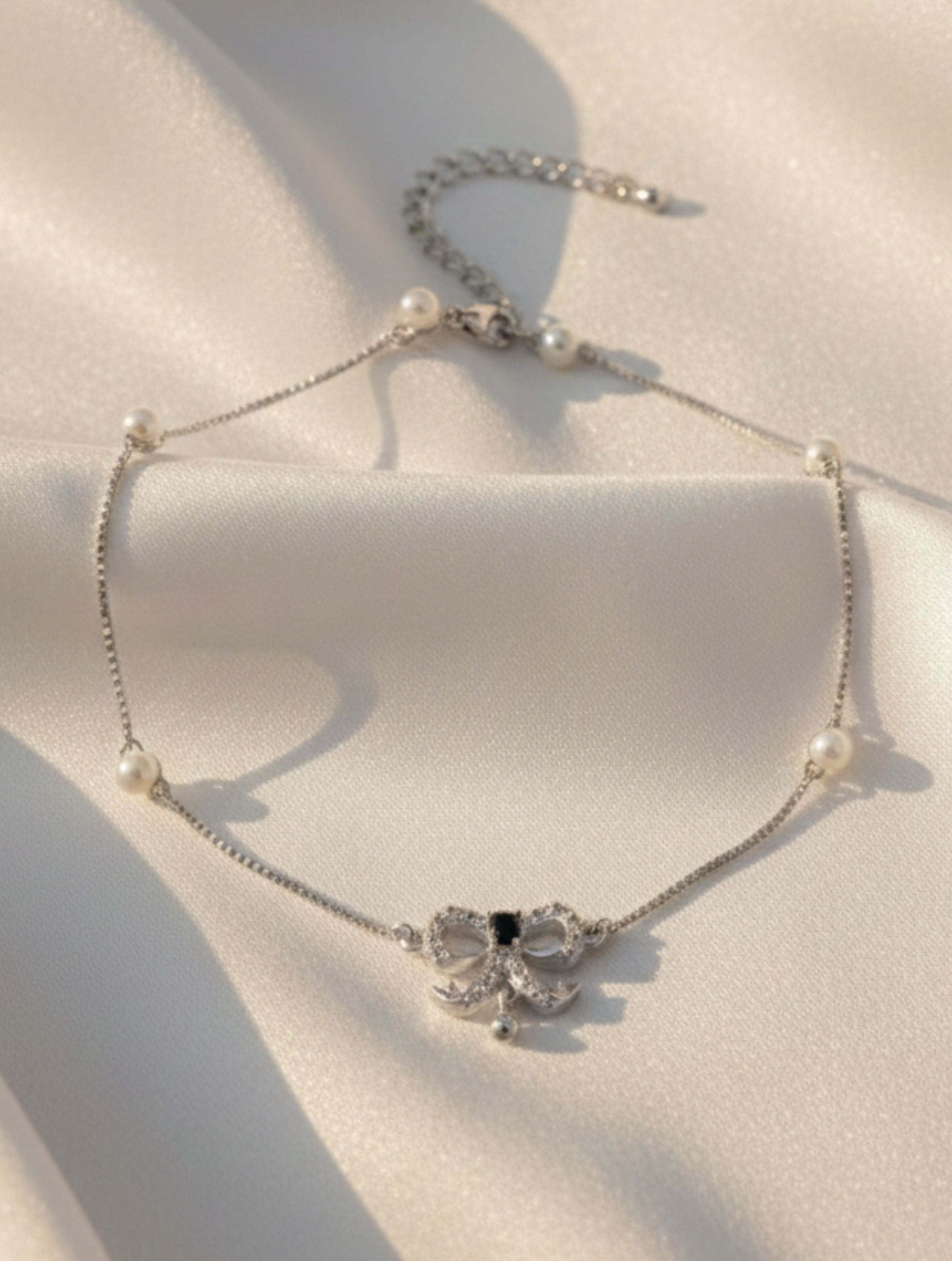 925 Sterling Silver Bow Anklet with Black Onyx & Stationed Pearls