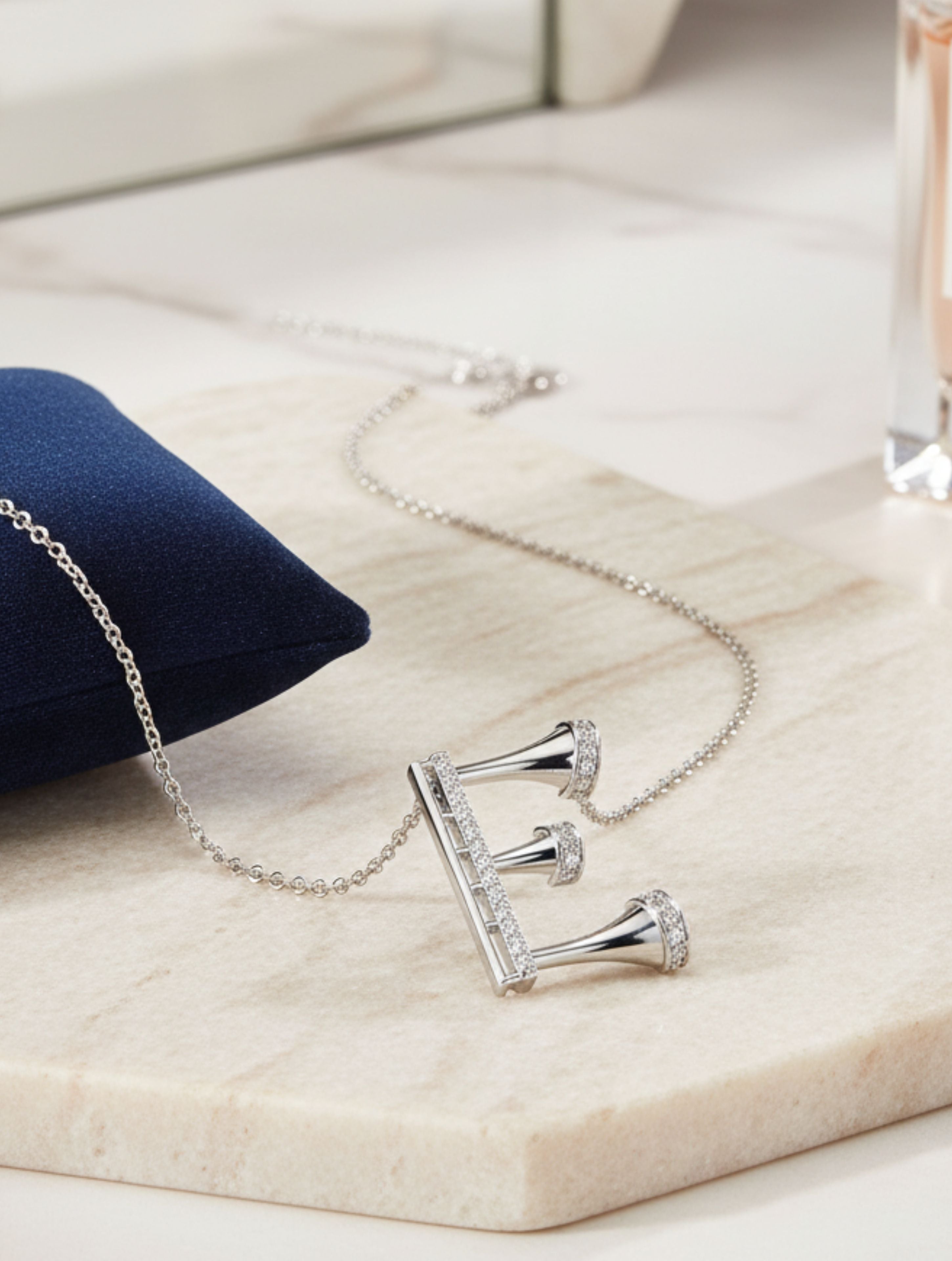 Signery ‘E’ Initial Pendant – Moissanite & Rhodium Plated