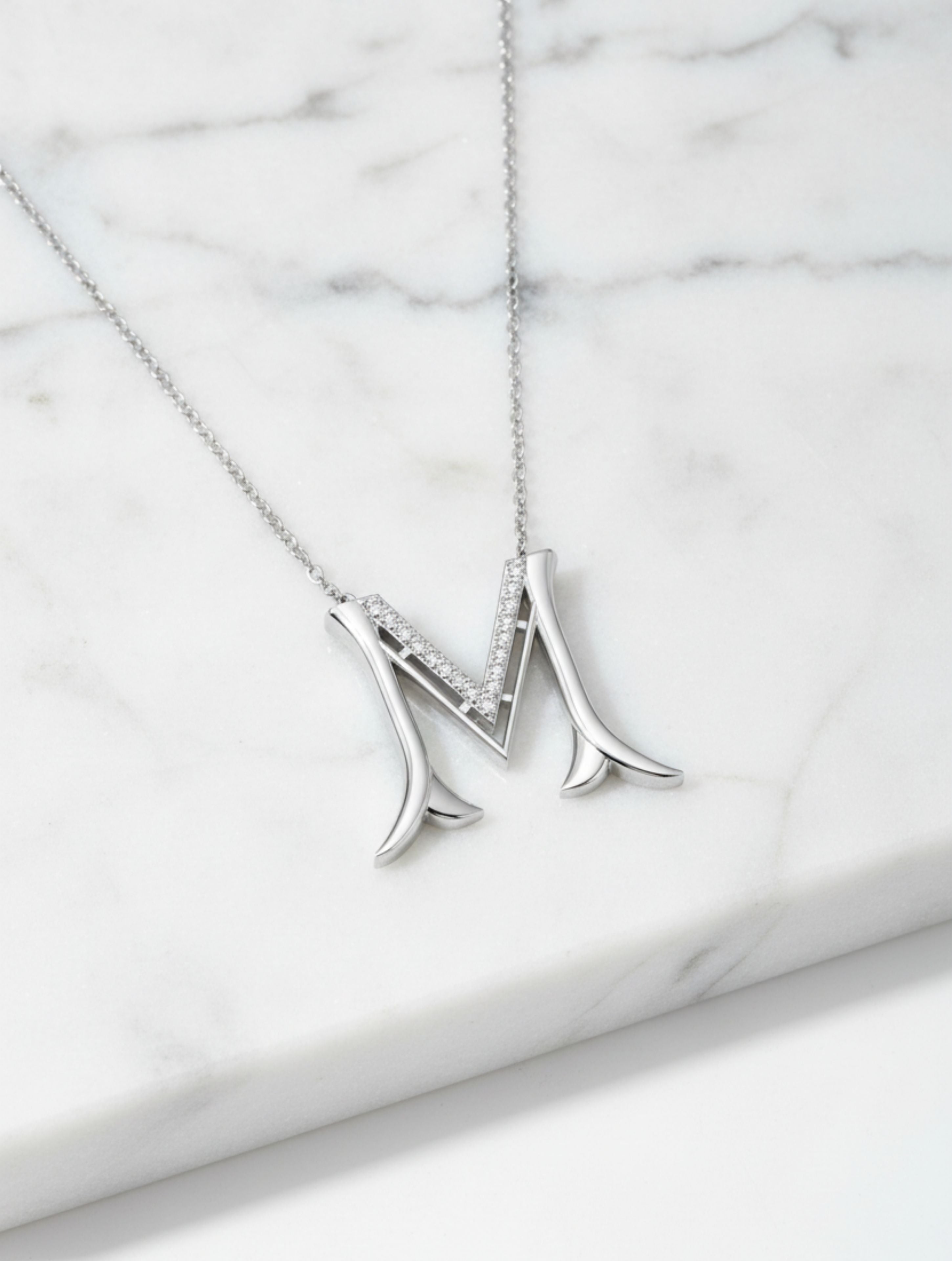 Signery ‘M’ Initial Pendant – Moissanite & Rhodium Plated