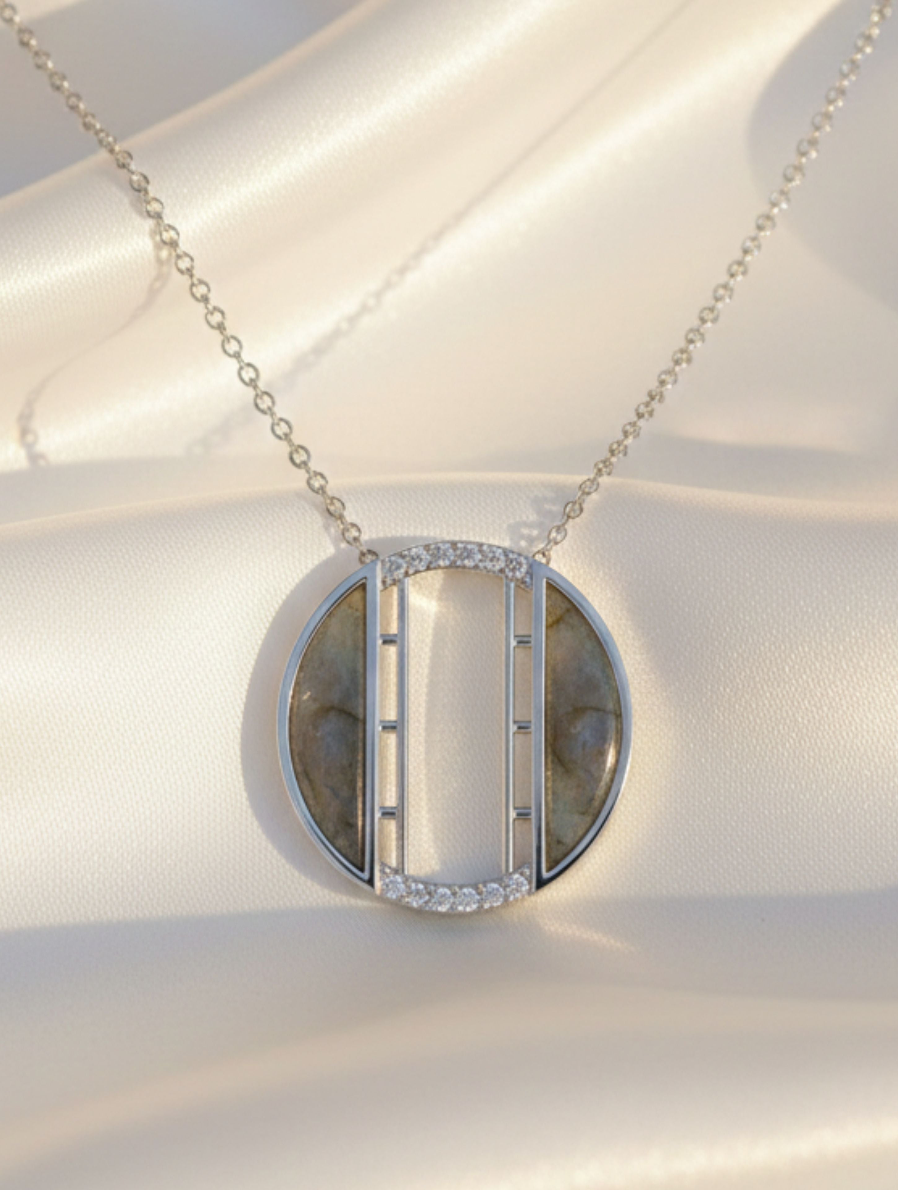 Signery ‘O’ Initial Pendant – Labradorite Moissanite & Rhodium Plated