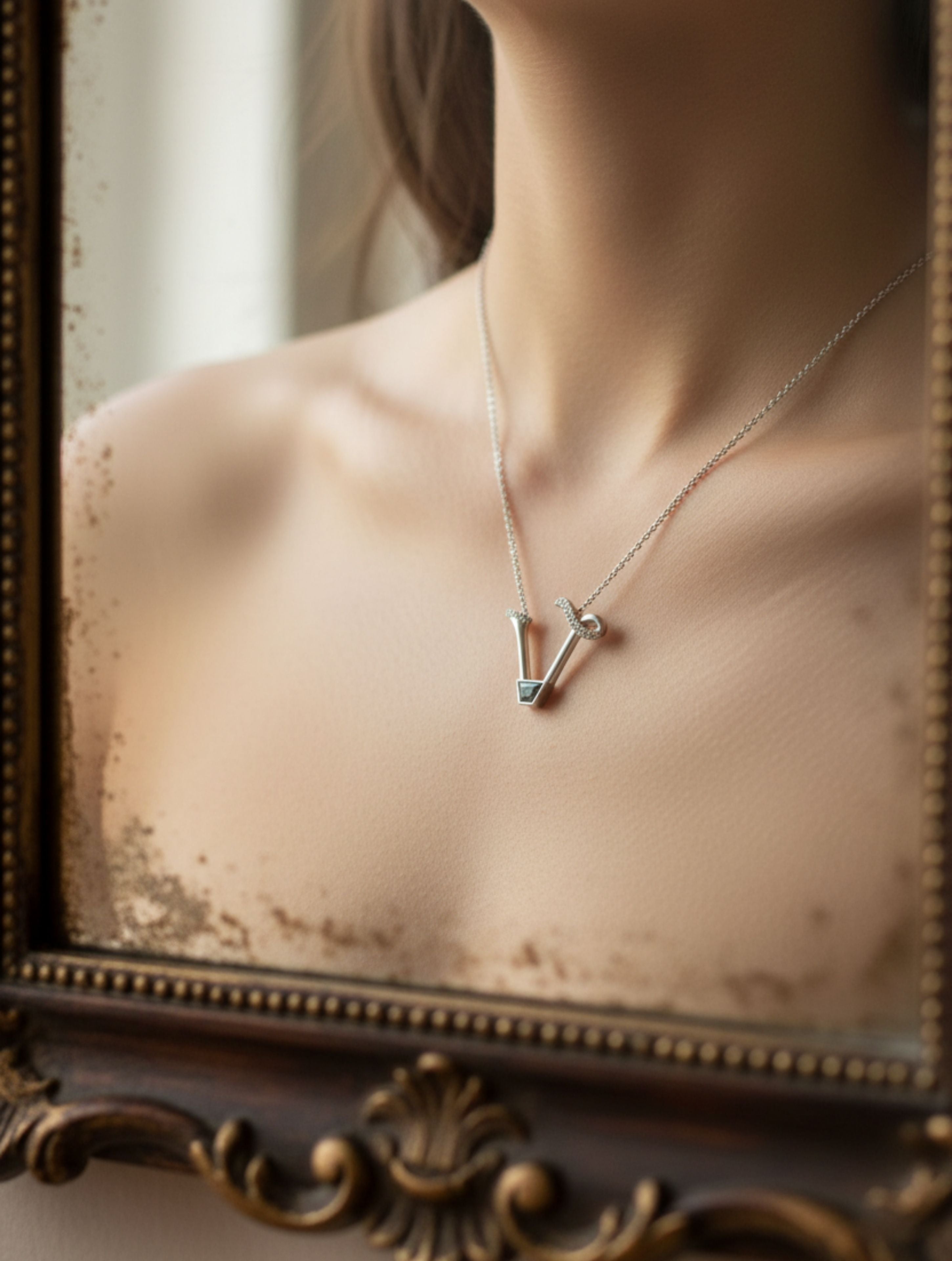 Signery ‘V’ Initial Pendant – Labradorite Moissanite & Rhodium Plated