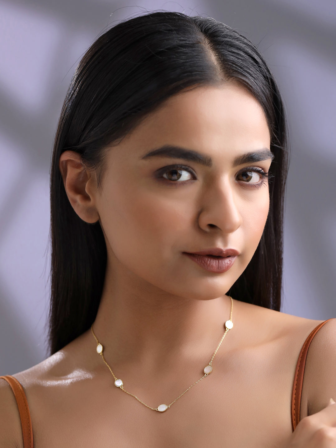 Oval Mother of Pearl Necklace