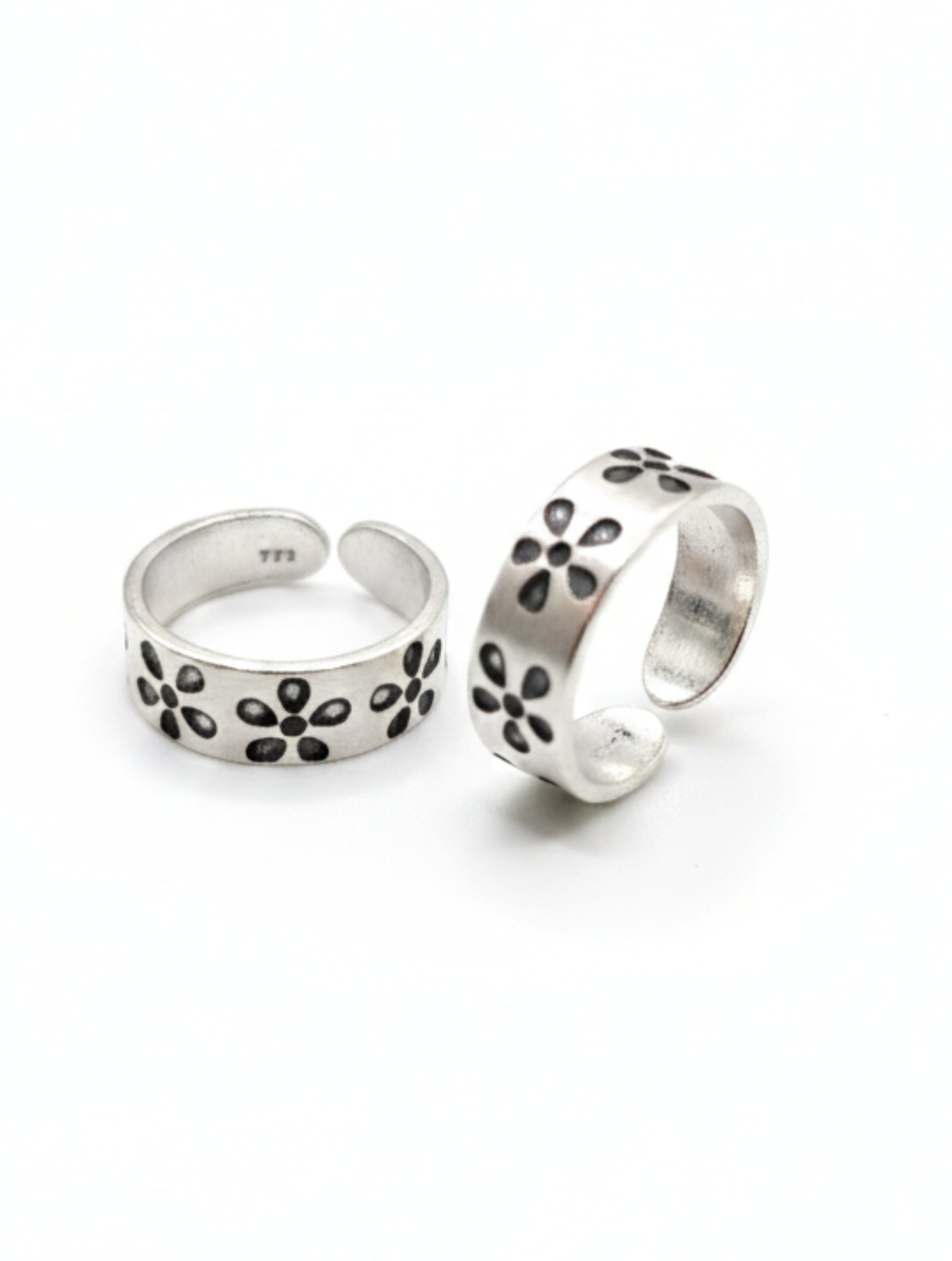 Floral Charm Oxidized 925 Sterling Silver Adjustable Toe Rings (Pair)
