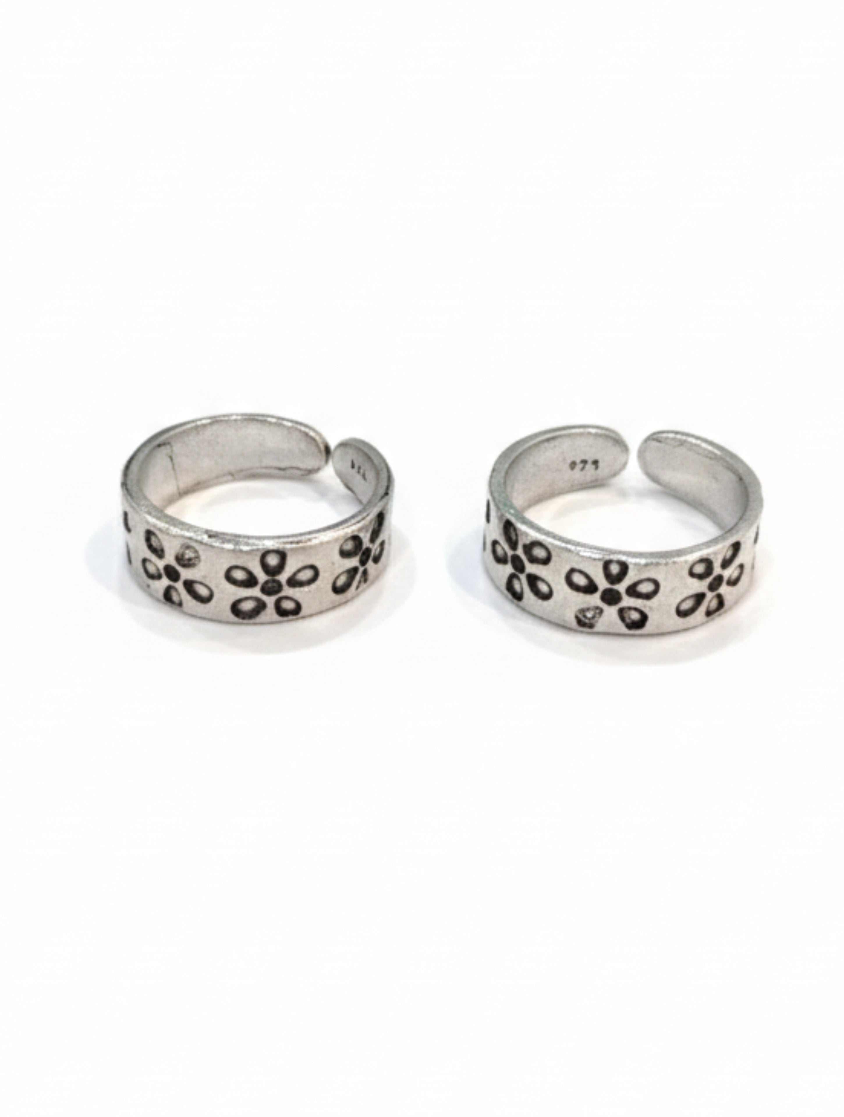 Floral Charm Oxidized 925 Sterling Silver Adjustable Toe Rings (Pair)