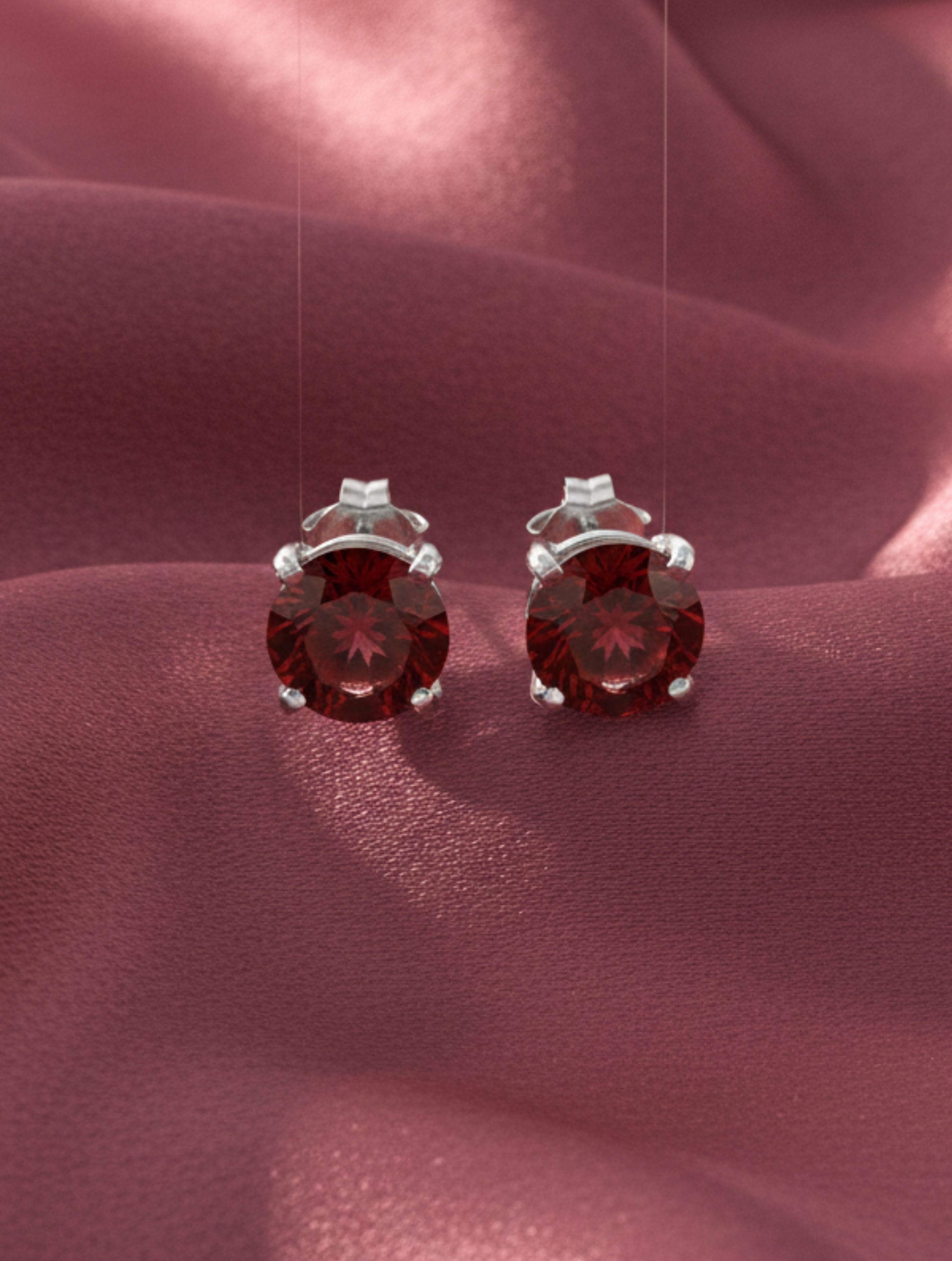 Round-Cut Natural Garnet Stud Earrings in 925 Sterling Silver