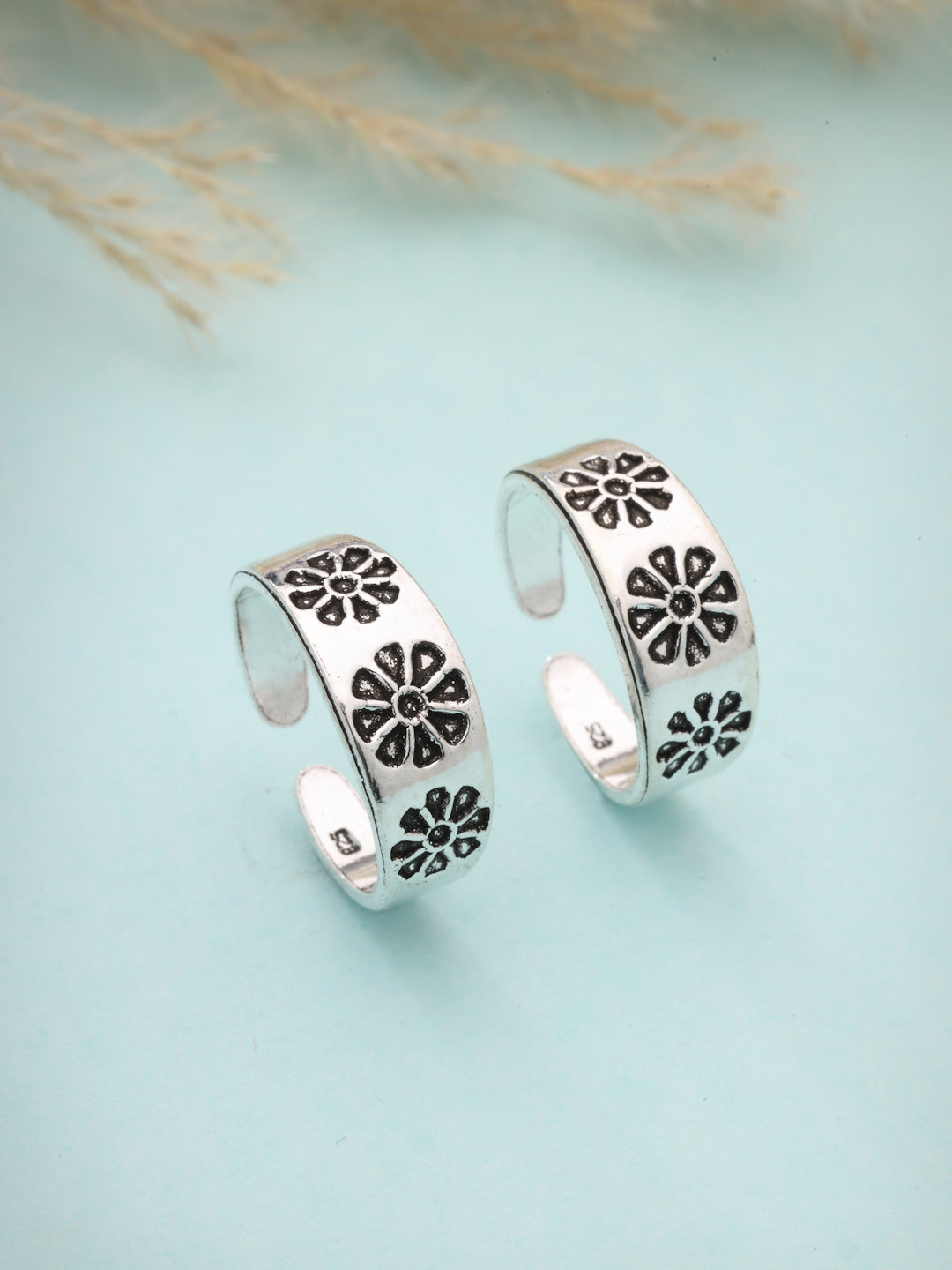 Floral Charm Oxidized 925 Sterling Silver Adjustable Toe Rings (Pair)