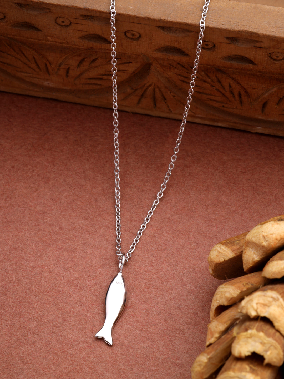 925 Sterling Silver Minimalist Fish Motif Pendant Necklace with Rhodium Plating