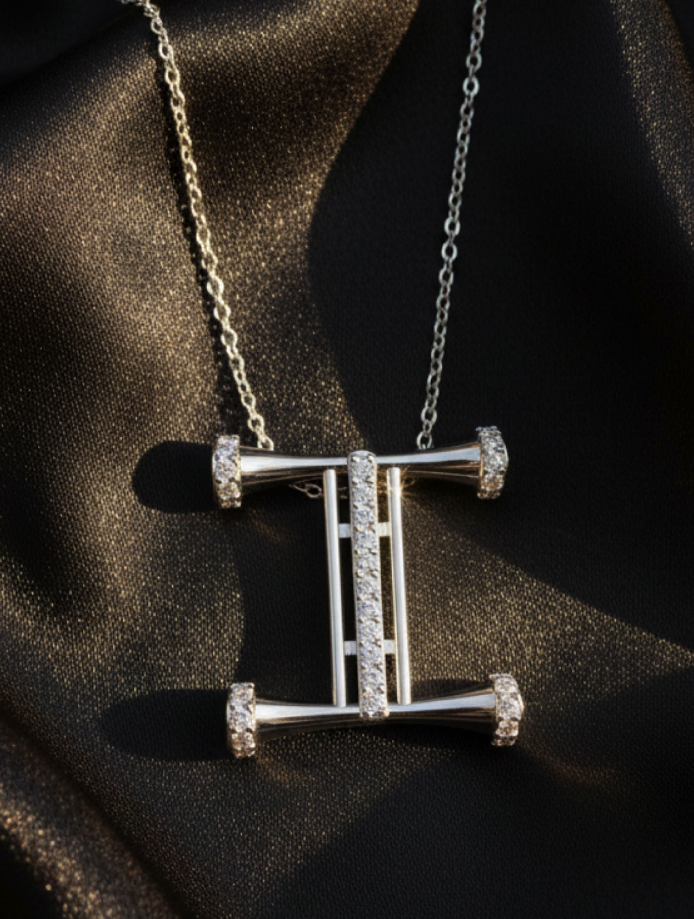 Signery ‘I’ Initial Pendant – Moissanite & Rhodium Plated