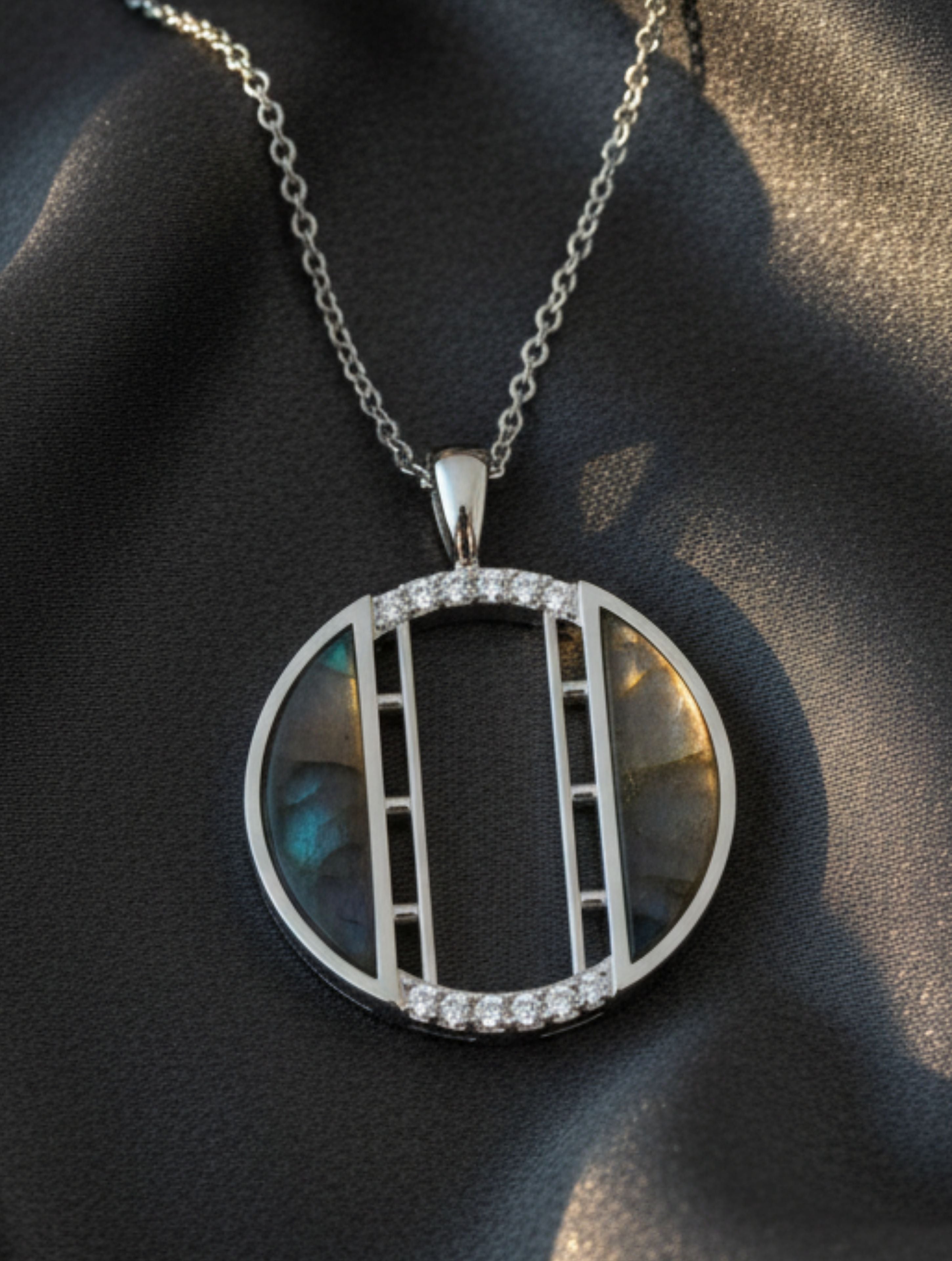 Signery ‘O’ Initial Pendant – Labradorite Moissanite & Rhodium Plated