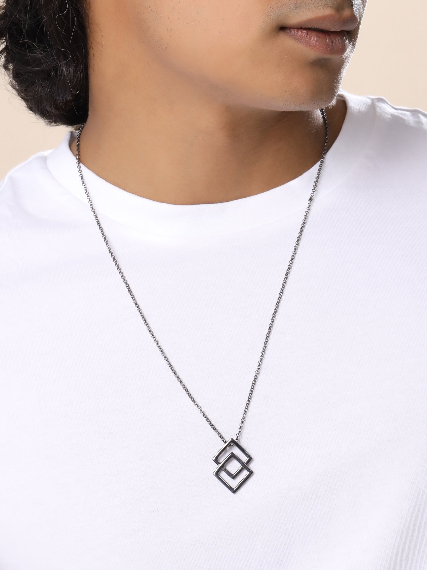 The Symphonic Fusion pendant with chain