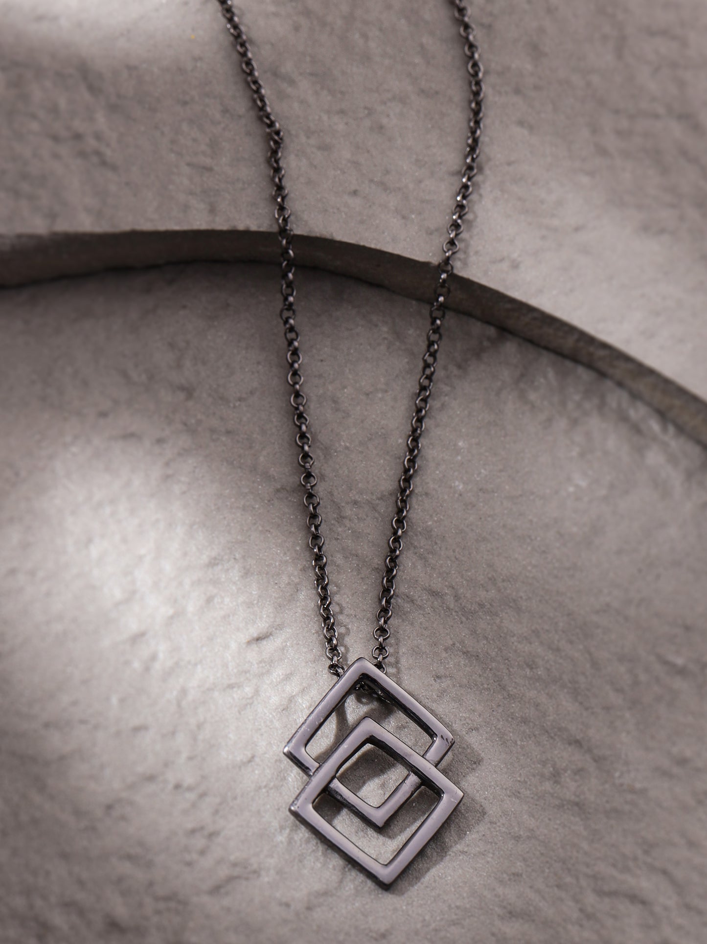 The Symphonic Fusion pendant with chain