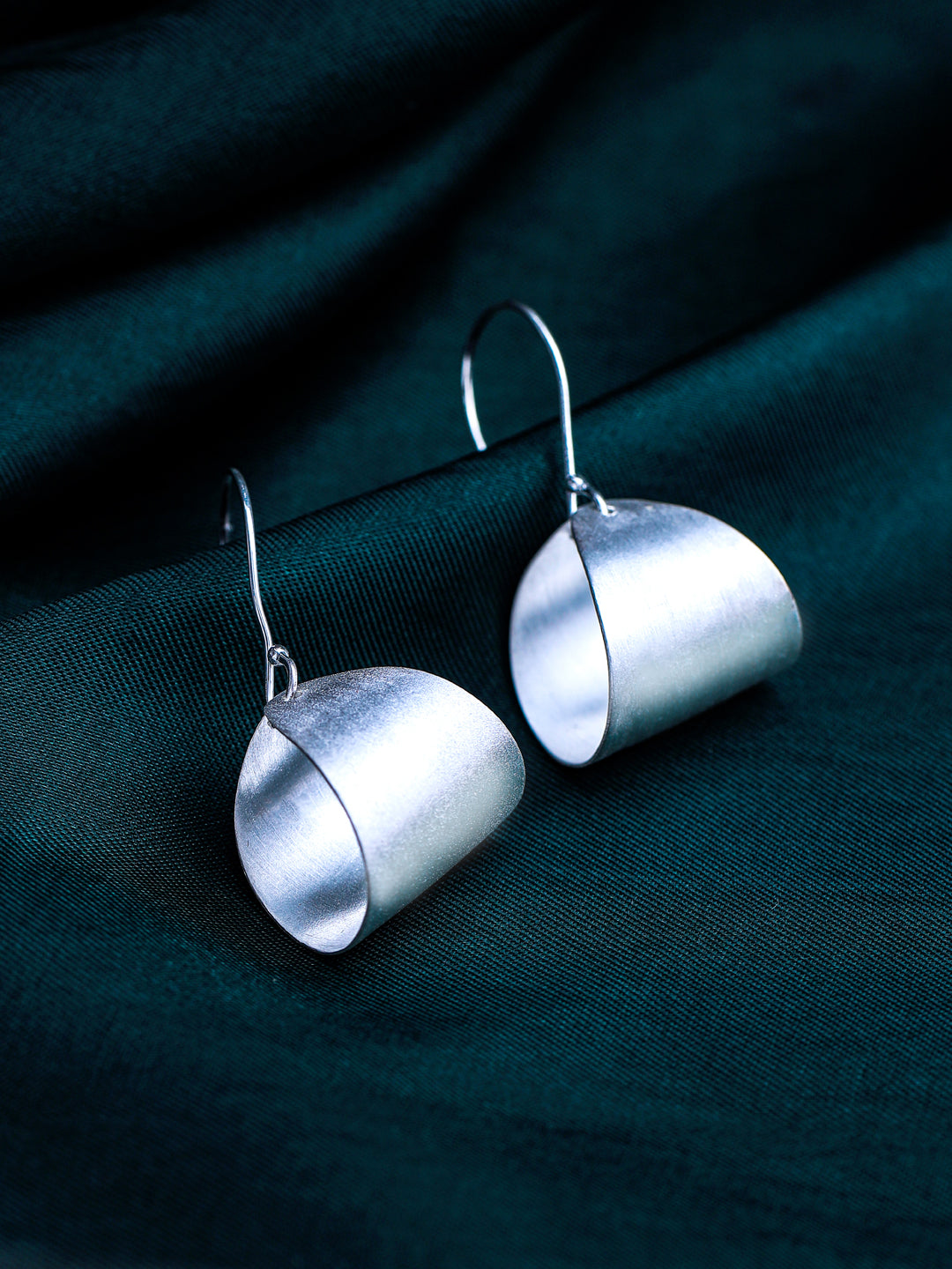 Rhodium Scratch Finish Lumina Collection Earing