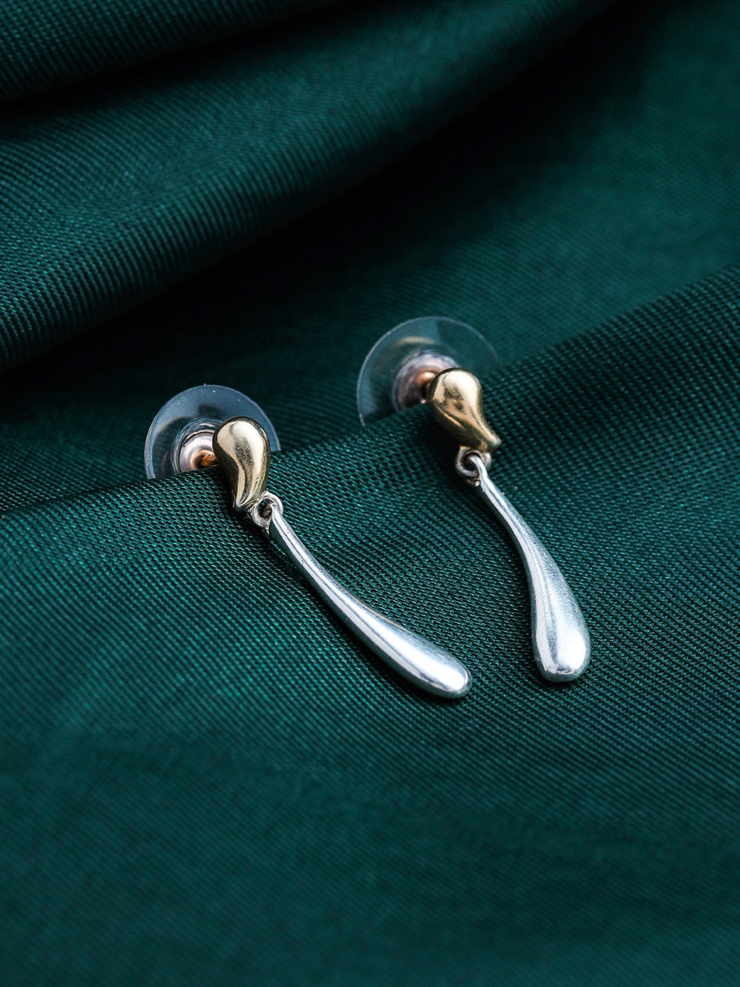 Elegant Contrasts: Dual Tone Silver Earring