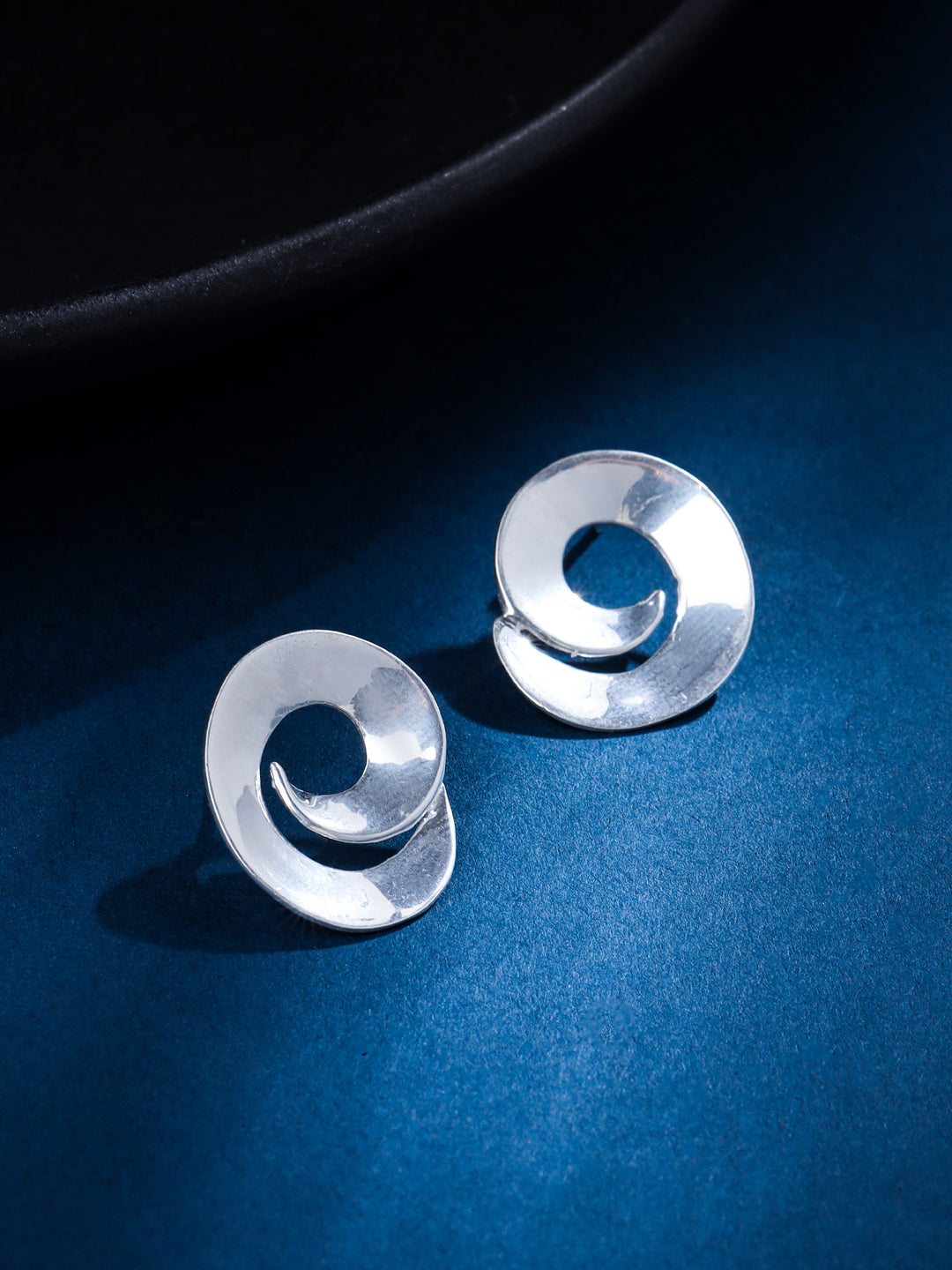 Rhodium Spiral Pattern Lumina Collection Earring