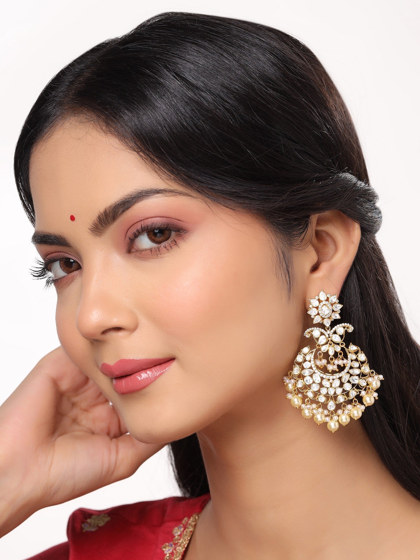 Elegante Chandbali-Ohrringe mit Perlen
