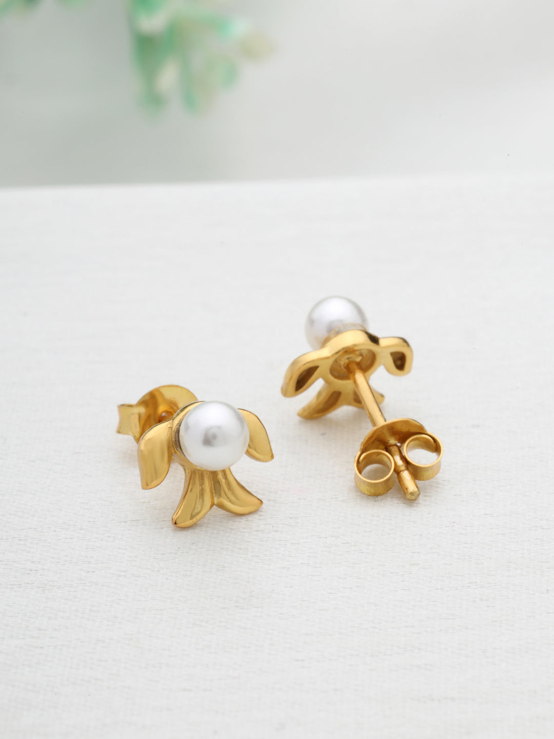 925 Sterling Silver Gold Plated Pearl Bird Stud Earrings
