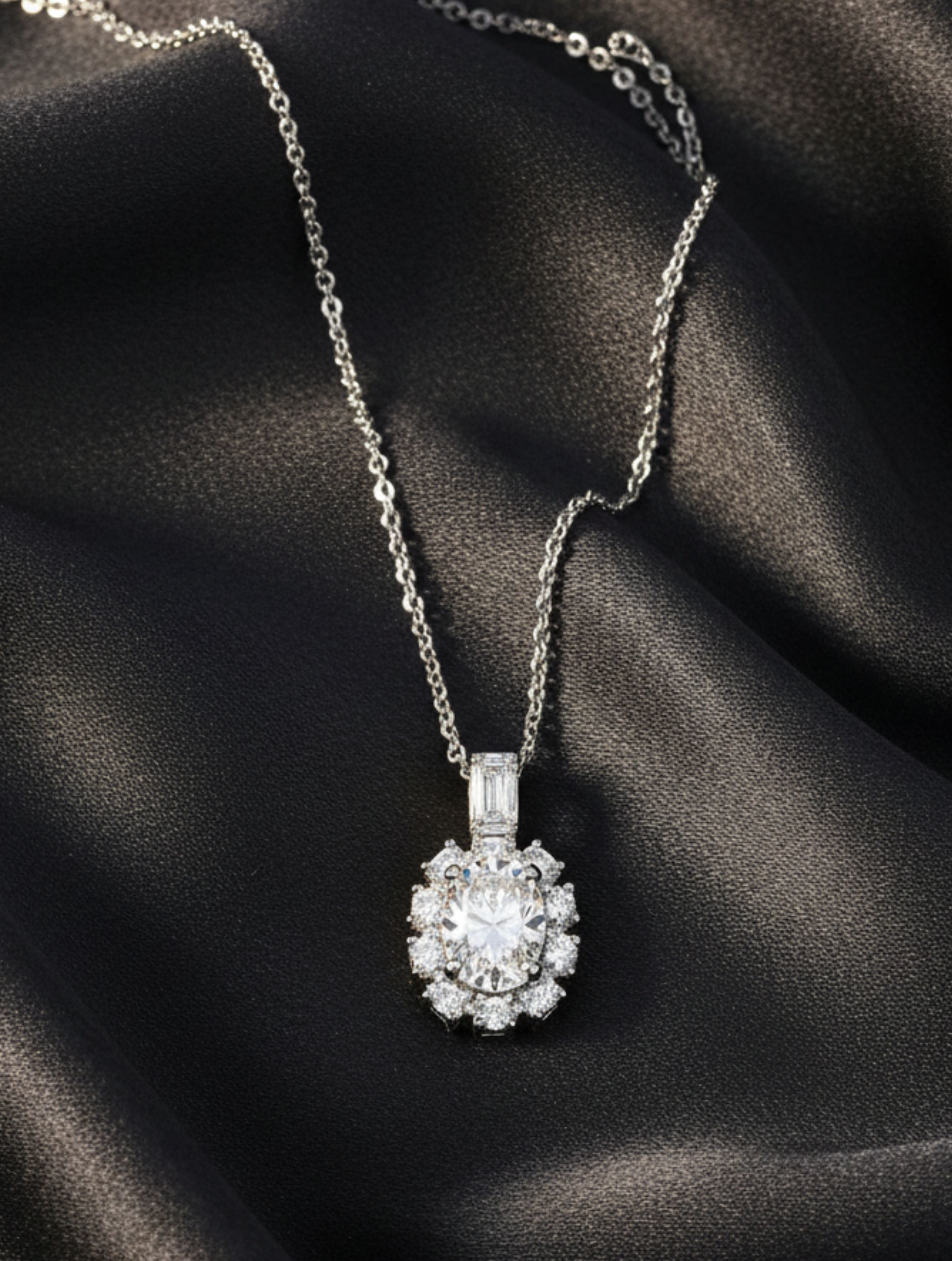 Cushion and Round-Shaped 925 Sterling Silver Pendant For Women