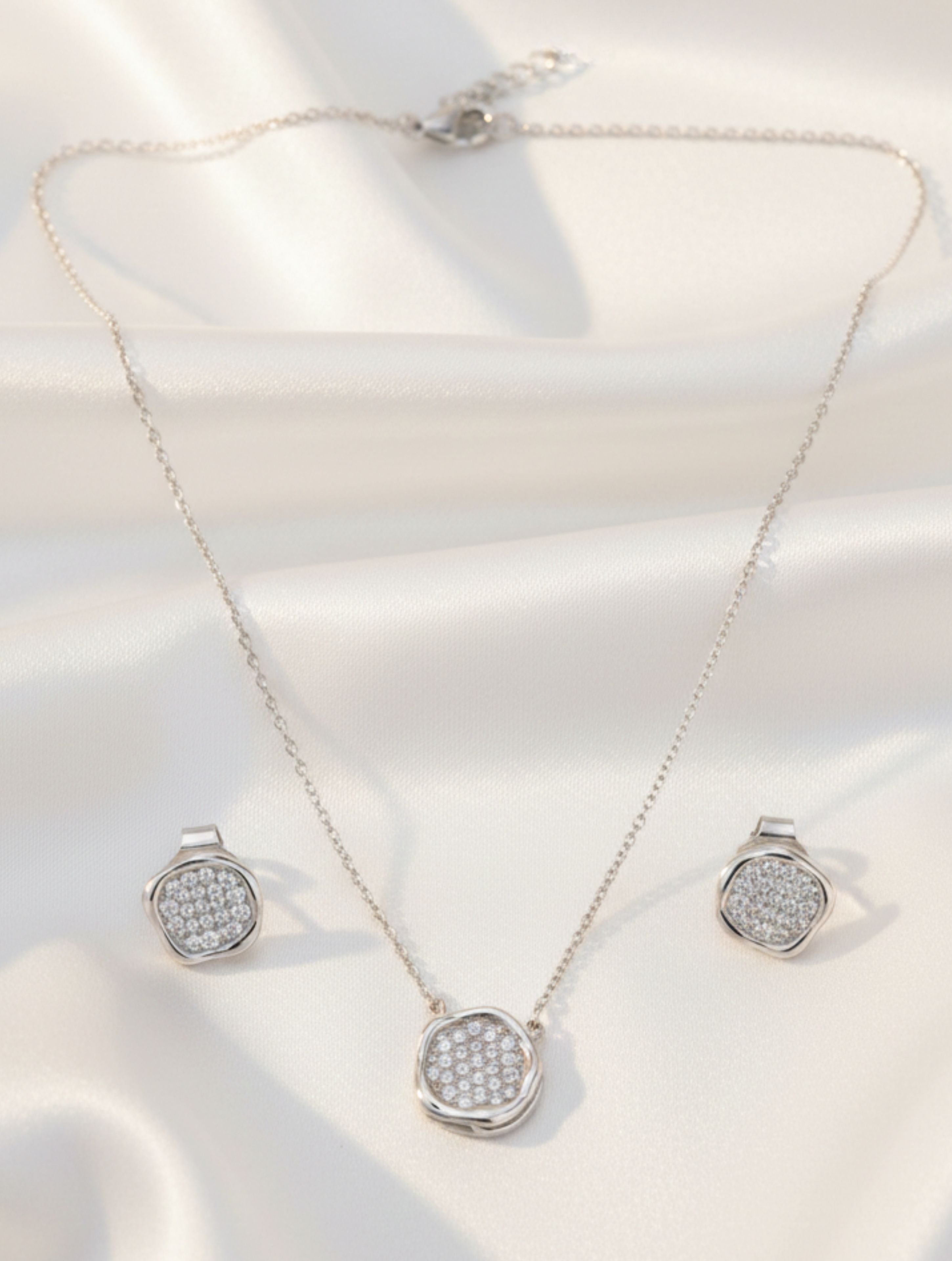 Shimmering Pebble 925 Sterling Silver Pendant & Earring Set