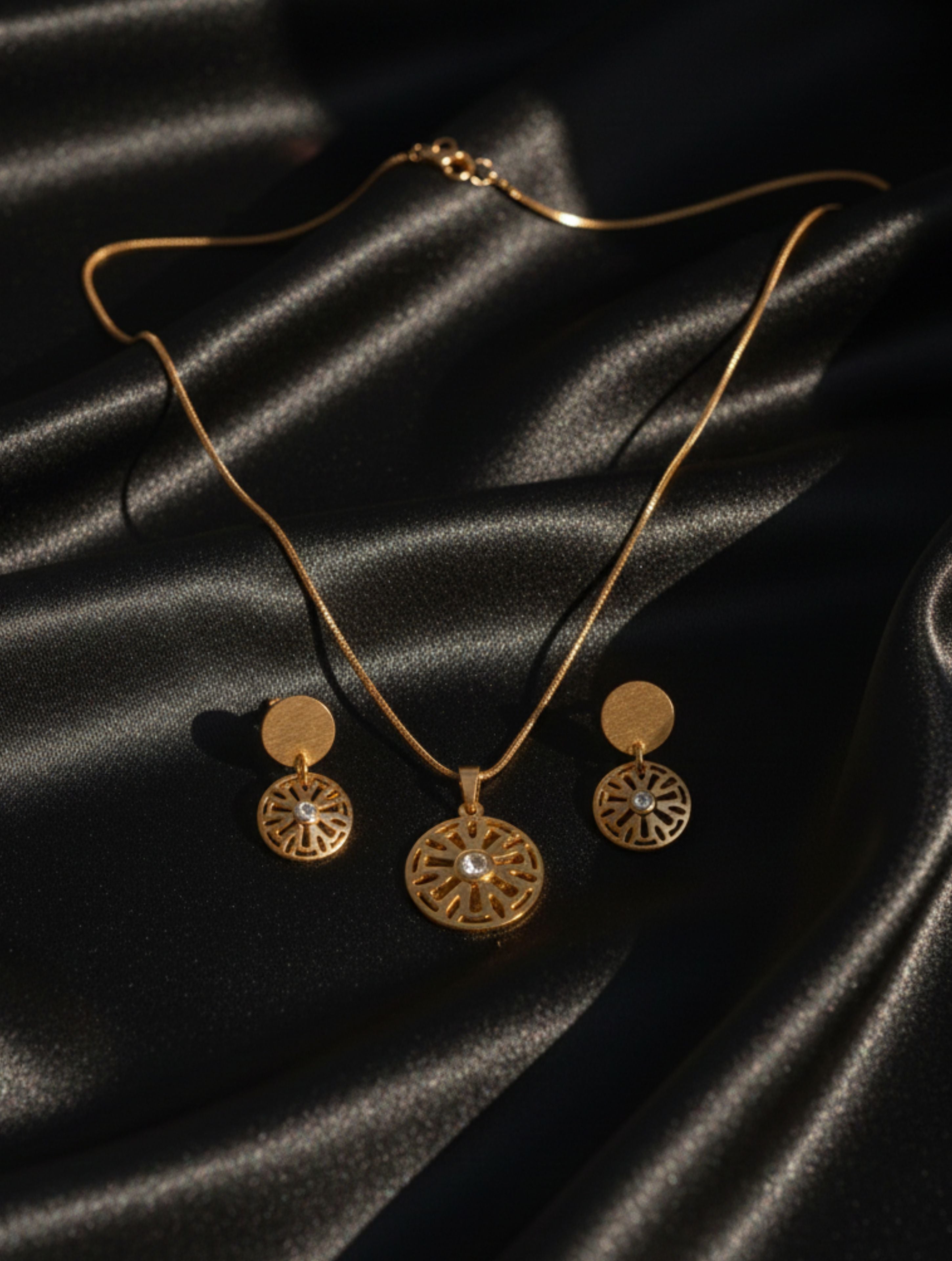 Rose Gold 925 Sterling Silver Floral Medallion Pendant & Earring Set