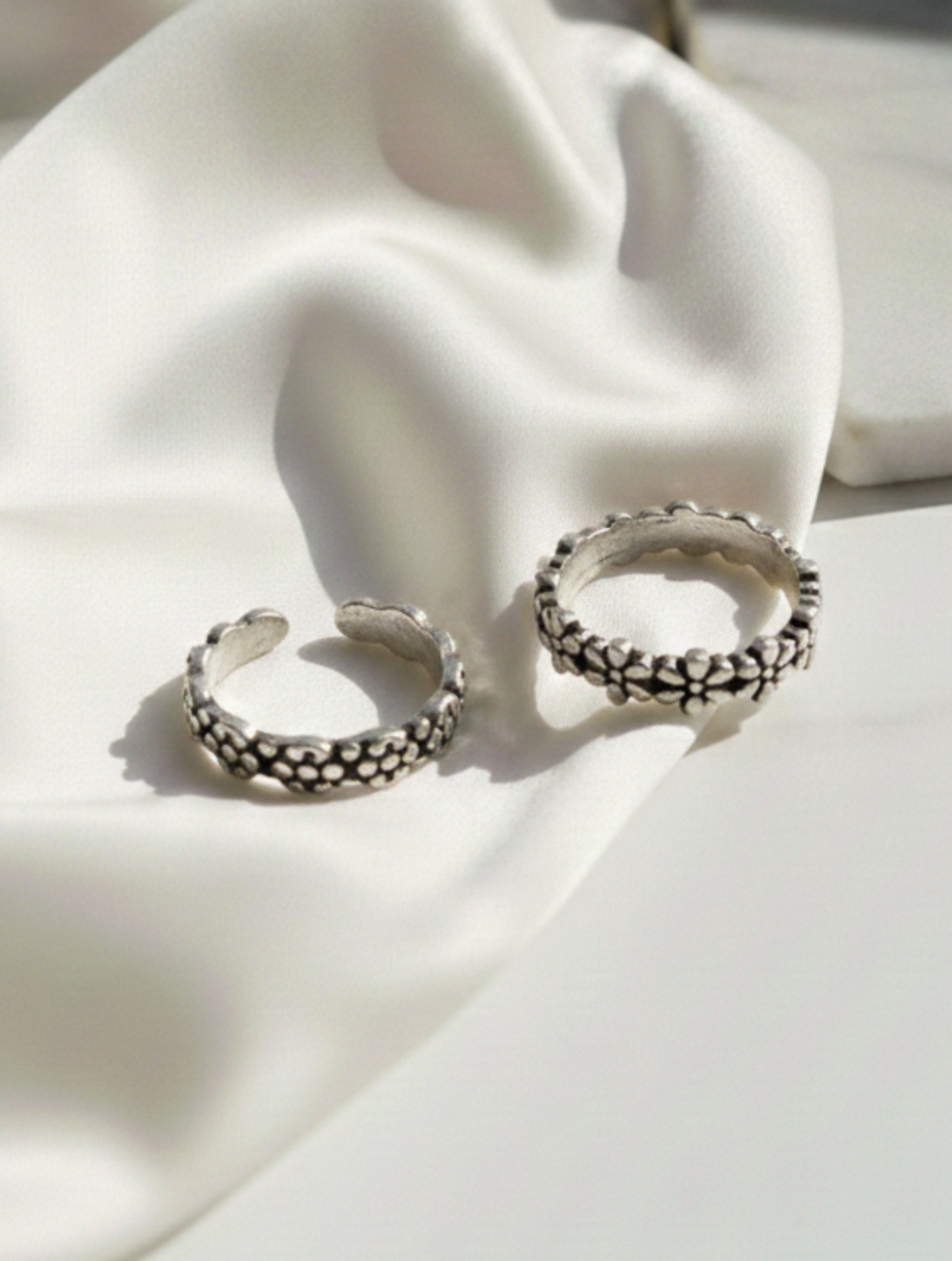 925 Sterling Silver Floral Pattern Adjustable Toe Rings (Pair)