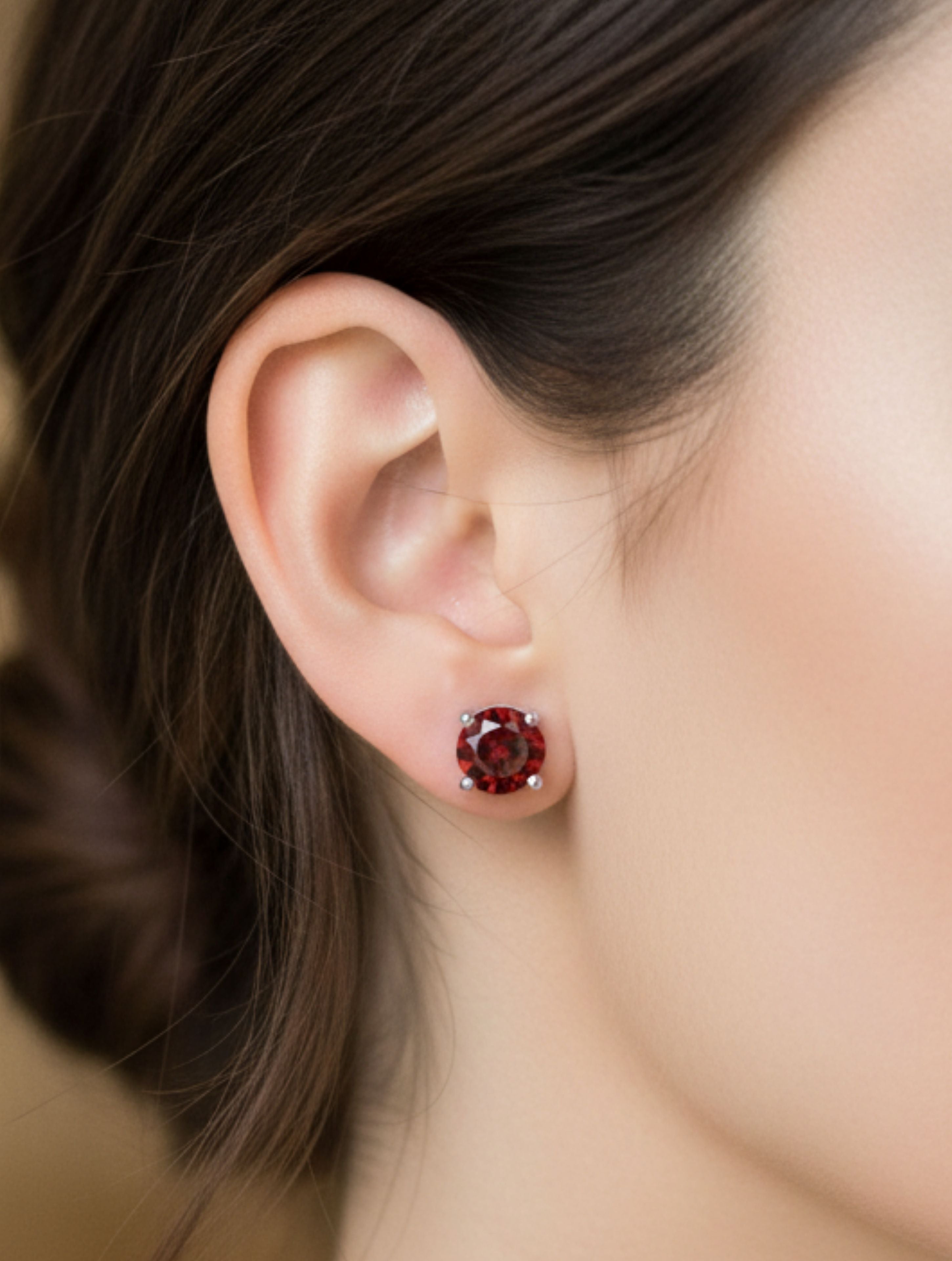 Round-Cut Natural Garnet Stud Earrings in 925 Sterling Silver