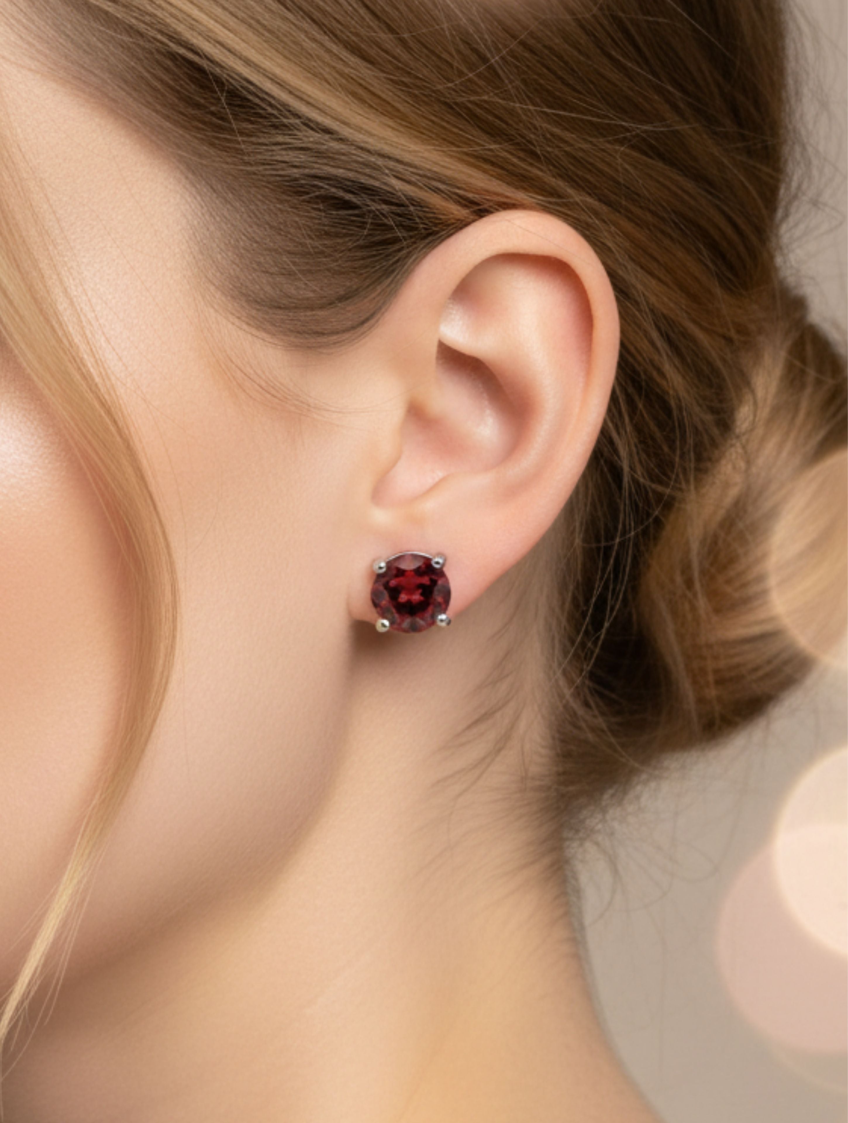 Round-Cut Natural Garnet Stud Earrings in 925 Sterling Silver