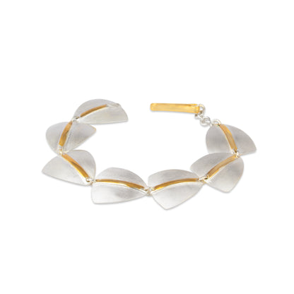 Silver Bracelet With Gold Platted Line.