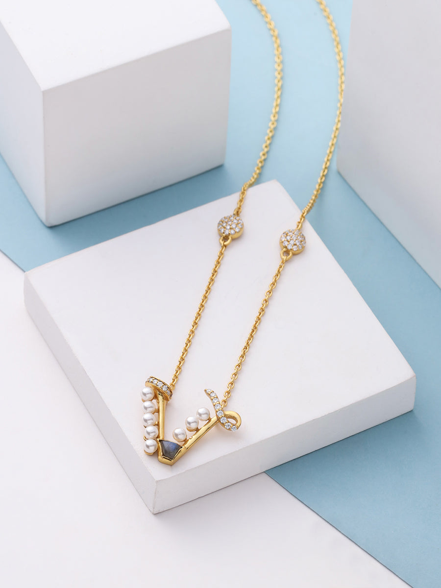 Alphabet V Letter Gold Locket Jewellery V Gold Pendant Jewel WORLD